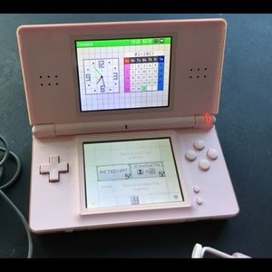 Nintendo DS (no box) w/ 12 games (original cases)